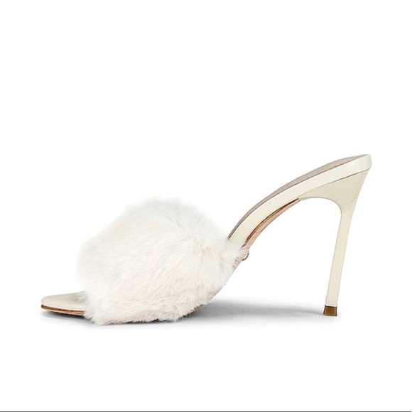 RAYE the Label White Faux Fur Heel - Picture 1 of 8